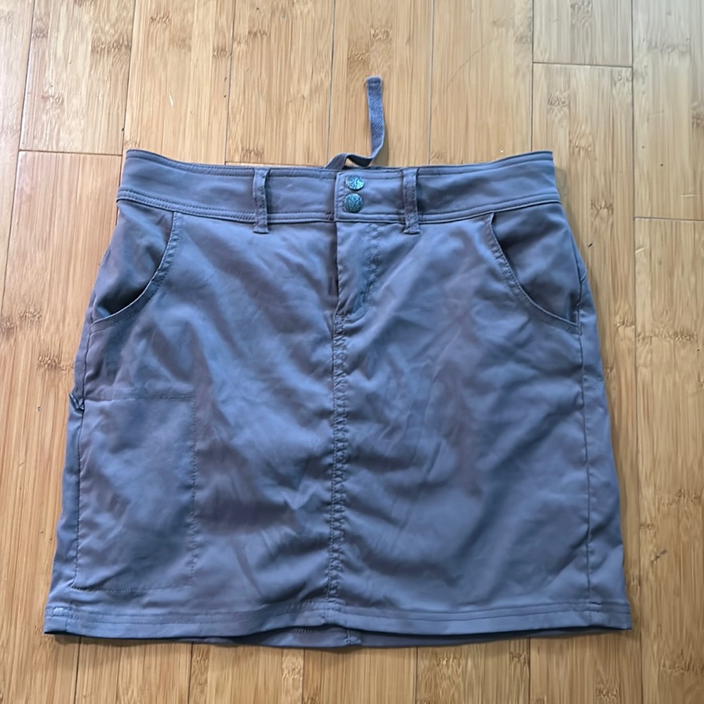 Prana Skirt Size 4 - has pockets!